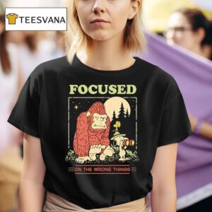 Snoopy And Woodstock And Bigfoot Focused On The Wrong Things T Shirt