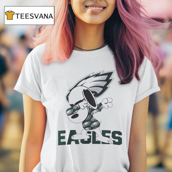 Snoopy Dabbing Philadelphia Eagles Football T Shirt