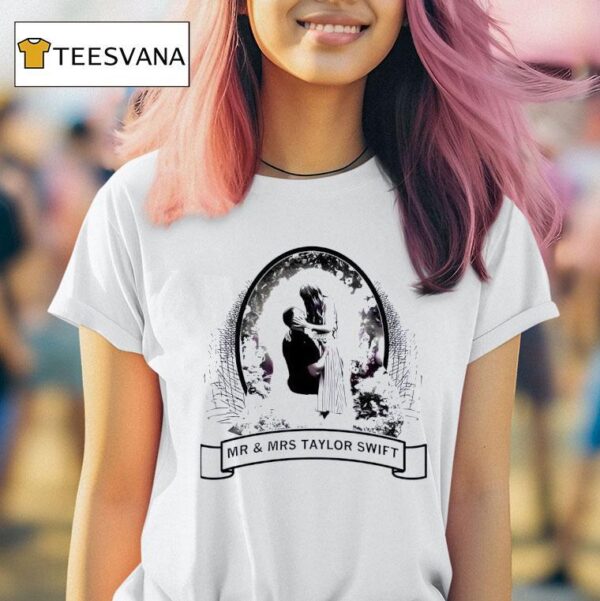 Couple Frame Mr And Mrs Taylor T Shirt