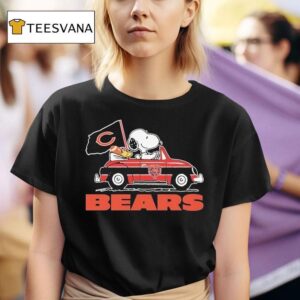 Snoopy And Woodstock Driving Car Chicago Bears T Shirt