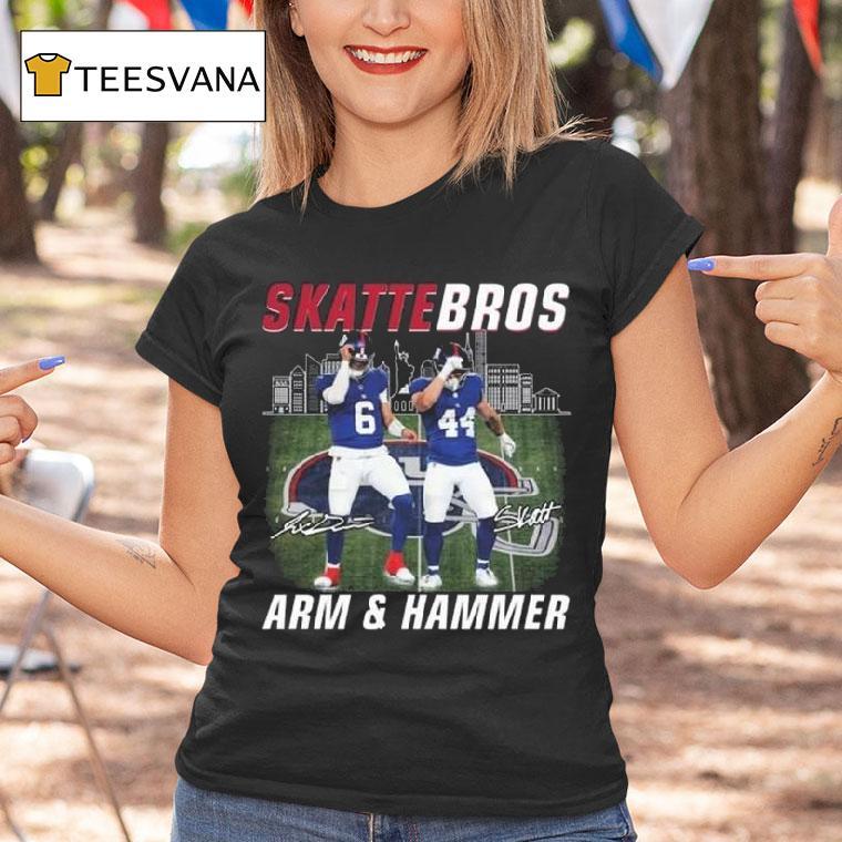 New York Giants Jaxson Dart And Cam Skattebo Skettebros Arm Hammer Signatures T Shirt New York Giants Jaxson Dart And Cam Skattebo Skettebros Arm Hammer Signatures T Shirt