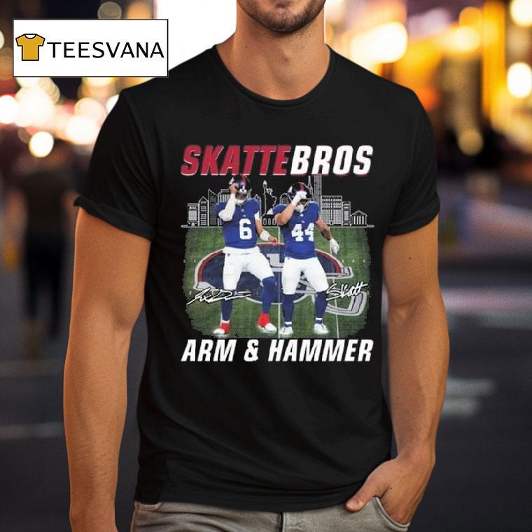 New York Giants Jaxson Dart And Cam Skattebo Skettebros Arm Hammer Signatures T Shirt New York Giants Jaxson Dart And Cam Skattebo Skettebros Arm Hammer Signatures T Shirt