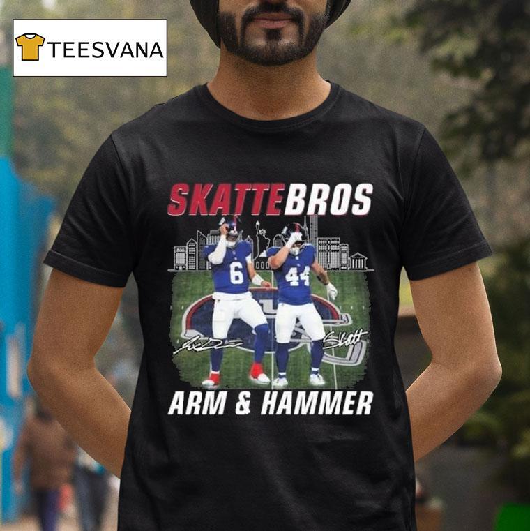 New York Giants Jaxson Dart And Cam Skattebo Skettebros Arm Hammer Signatures T Shirt New York Giants Jaxson Dart And Cam Skattebo Skettebros Arm Hammer Signatures T Shirt