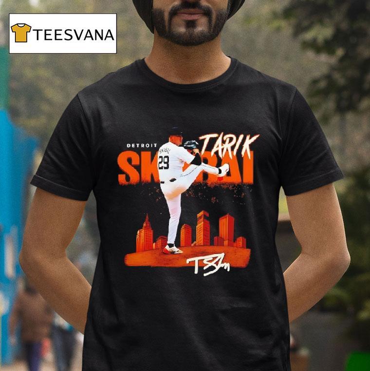Tarik Skubal Detroit Tigers Skyline Pitching Signature T Shirt Tarik Skubal Detroit Tigers Skyline Pitching Signature T Shirt