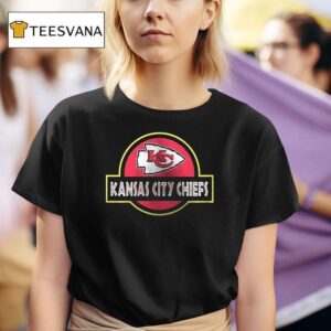 Kansas City Chiefs X Jurassic Park Life Finds A Way T Shirt