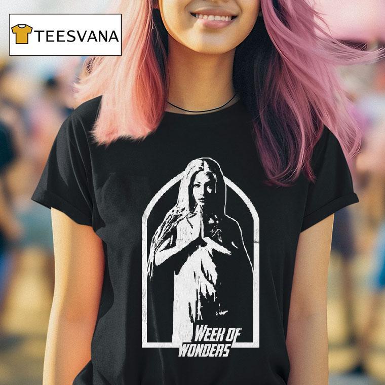 Molly And Her Week Of Wonders Praying T Shirt